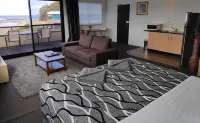Beach House Mollymook Hotels in Mollymook Beach