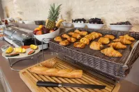 The Originals Boutique Hôtel la Grange Niort - Frühstück