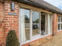 Megs Cottage Hotels in Charlecote
