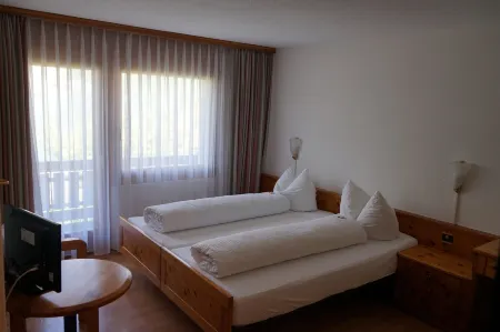 Hotel Schiffahrt Отели в г. Обстальден