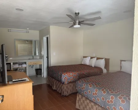 Townhouse Inn and Suites Hotels in Brawley
