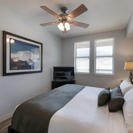 Fraser Crossing/Founders Pointe, Condo 1 Bedroom w/Kitchenette Premium Unit 4568