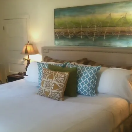 Meadowood Inn