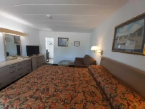 Arnprior Motor Inn Hotels in Renfrew County