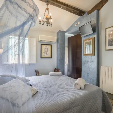 Antica Residenza Santa Chiara -City Center