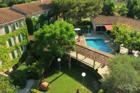 Logis Hotel Restaurant Uzès Pont du Gard - Pools