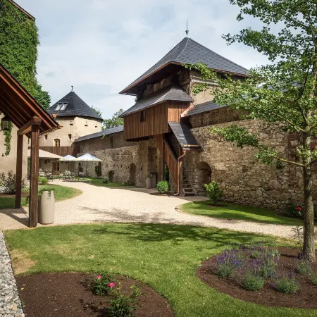 Tauroa Schloss Gabelhofen