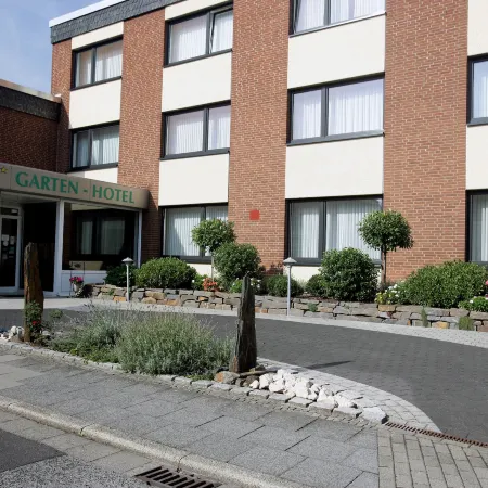 Garten-Hotel Ponick Отели рядом с достопримечательностью «Станция метро Schaffrathsgasse»
