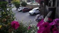 Banff International Hostel - parking