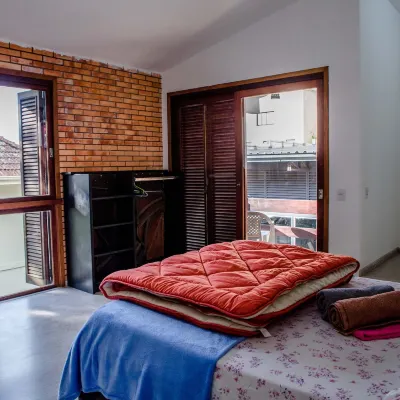 Piano B&B + Coworking Hotels near Guaiba Bridge