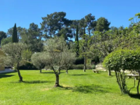 Les Sables d'Ocre & Spa Hoteles en Roussillon