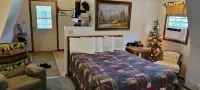 Trickling Waters Retreat Hotels in Marquette