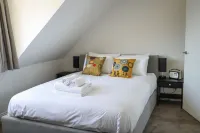 Bright & Beautiful Studio Flat in Bristol! Các khách sạn gần St Andrews Road