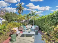 Tropical Cottages Hotels in Marathon