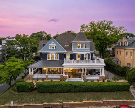 The Historic Berkeley Place Hotels in Staunton