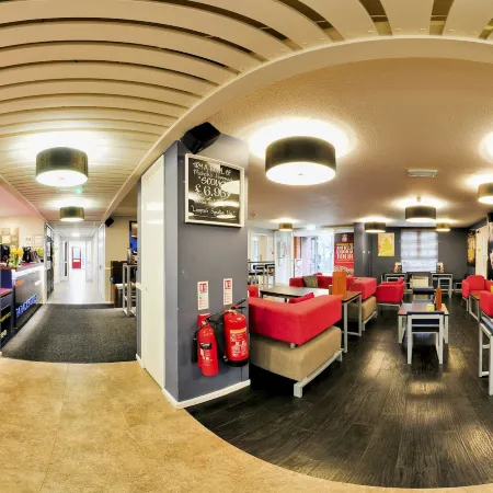 YHA Liverpool Albert Dock Отели рядом с достопримечательностью «Эвертон»