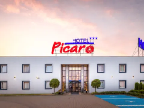 Picaro Żarska Wieś Północ 酒店 茲戈熱萊茨縣酒店