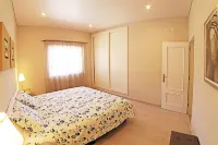 Few Steps to the Beach - Near Tres Irmaos Beach and Close to Alvor Village Hotels in 