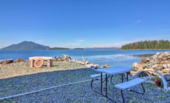 Waterfront Apt w/ Mtn View, Walk into Town!