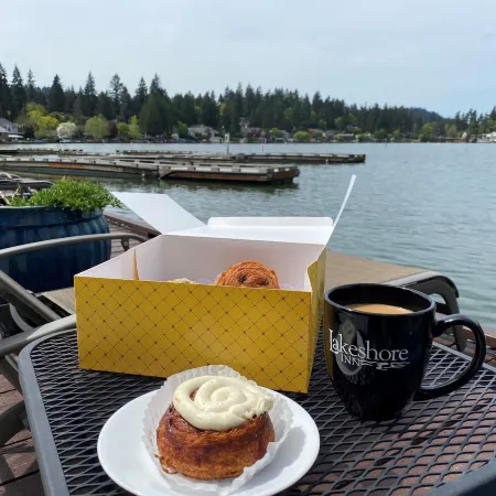 Lakeshore Inn