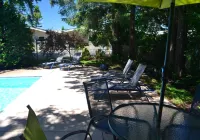 Stratford Suburban Motel - Family
