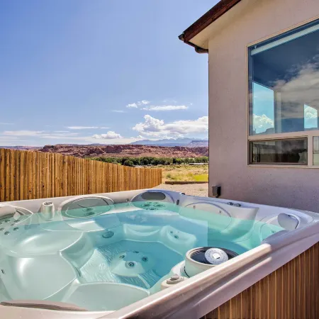 Upscale Moab Townhome w/ Hot Tub: 20 Min to Arches