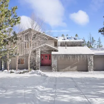 2 Sarazen Home with Hot Tub and BBQ on the Deck, Close to Woodlands Golf Course by Redawning