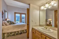 Luxury 2Br + Loft, Lodge at Kirkwood Unbeatable Location 2 Bedroom Condo by RedAwning Hotels in Kirkwood