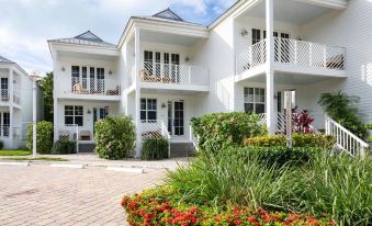 Islander Bayside Villas & Boatslips