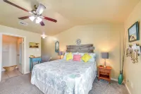 Romantic Galveston Retreat Bay View, Pool Access! - Huoneistot