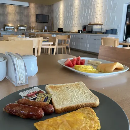 Weston Suites Hotel