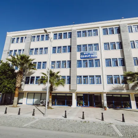 Ozalp HAN Hotel