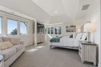 Top Olympus Luxury Estate Spa+Pool+Pickleball+More by RedAwning Hotels in Holladay