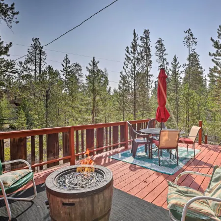Walk to Town: Updated Frisco Cabin w/ 2 Decks!