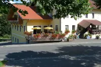Landgasthof Vogl - Zum Klement Hôtels à : Lam