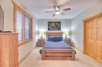 Patio & Mountain Views: Central Grand Lake Condo! - parking