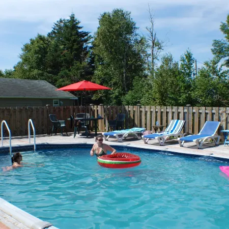 Cavendish Breeze Inn