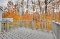 Sunny Stratton Townhome ~ 1 Mi to Skiing! - Homestays