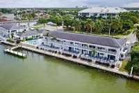Waterfront Marco Island Retreat w/ Shared Docks - Homestays
