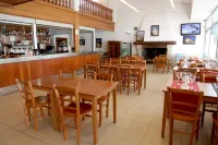 Camping de Zaragoza فنادق في La Muela