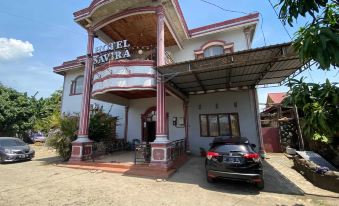 OYO 93176 Hotel Savira