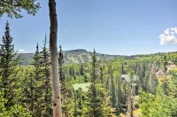 < 1 Mi to Brian Head Resort: Mtn-View Gem w/ Deck - 3つ星