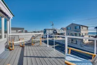 Wells Beach House w/ Ocean-View Deck Hotels in Wells