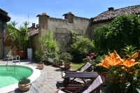 La Corte di Gerardo Hotels in Tonco