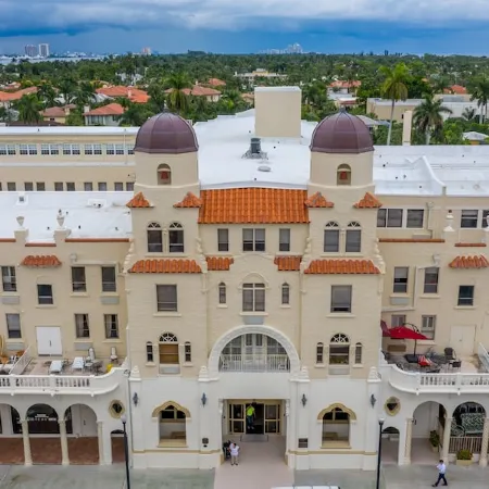 Amazing Palm Beach Island•Pool•King•Wi-Fi•A/C•Island View•Parking Pass