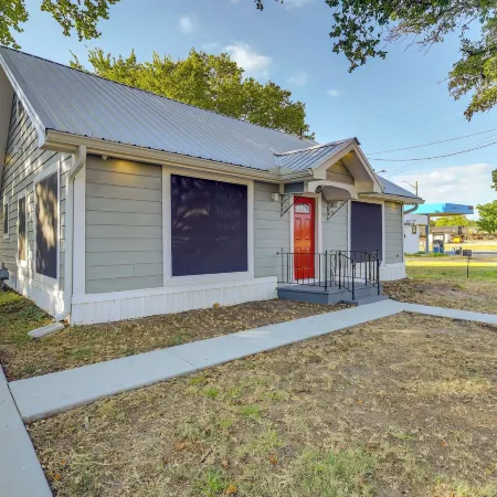 Sunny Hearne Home Near Universities!