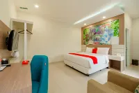 RedDoorz Plus @ Point Phila Cihampelas