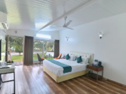 Elegant Waterfront Resort