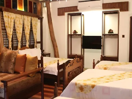Sulyap Bed & Breakfast – Casa de Alitagtag Boutique Hotel