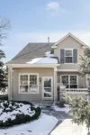 Nest out west in this professionally designed 2 BD/3 BA townhome. Sleeps 6.